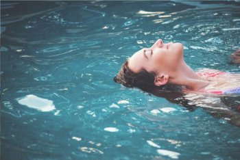 benefici della piscina